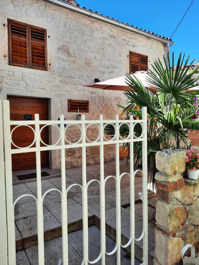 Joseph'S Yard Apartment Rovinj Exterior photo