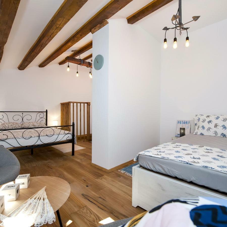 Joseph'S Yard Apartment Rovinj Exterior photo