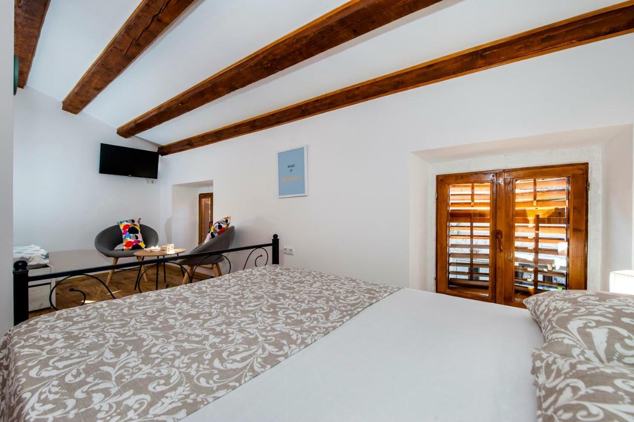 Joseph'S Yard Apartment Rovinj Exterior photo